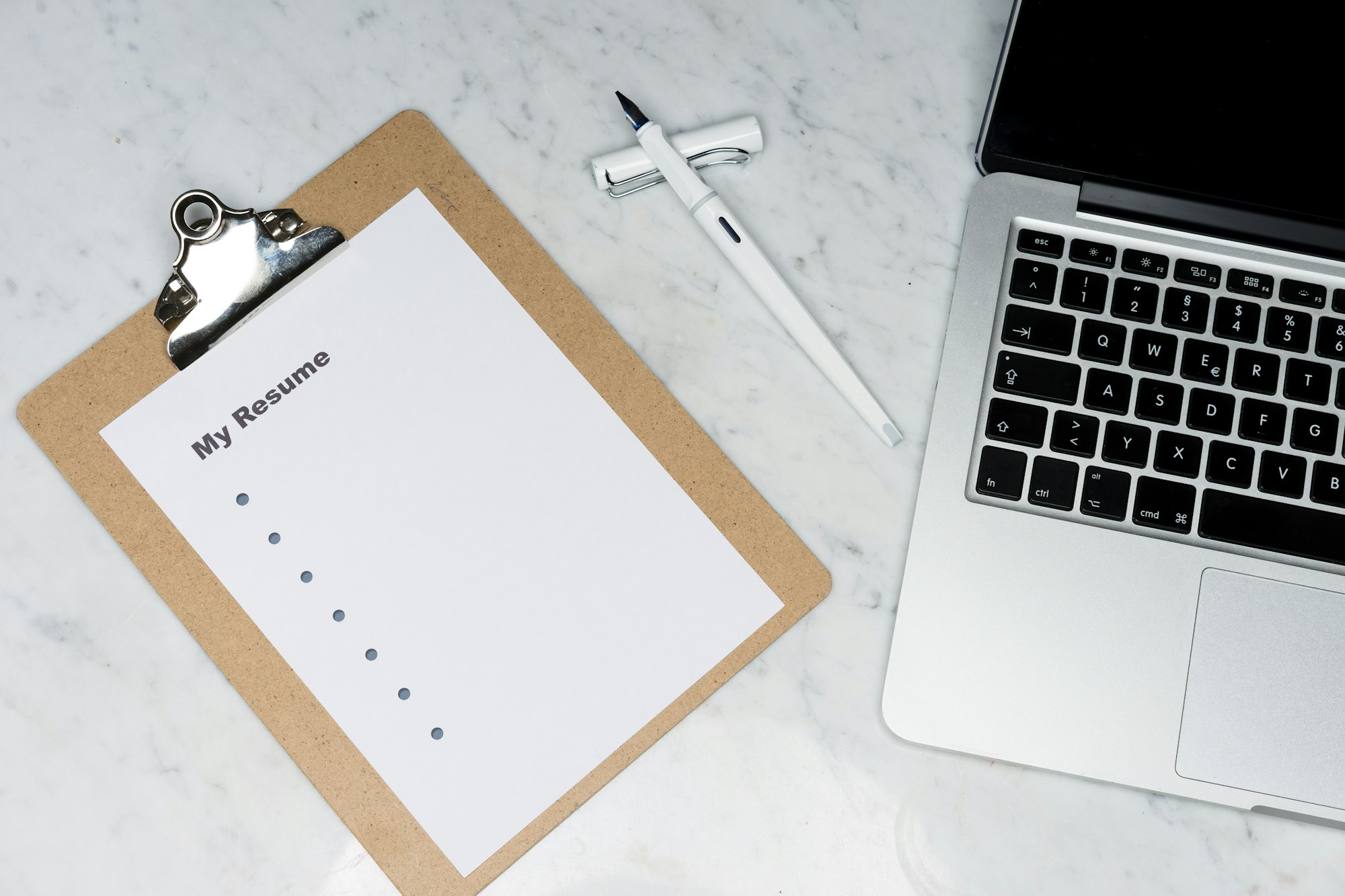 How to Create a Free Online Resume in 2026: Modern Layouts & Optimization Tips for Every Career Move